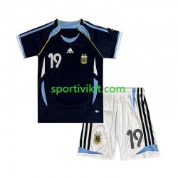 Completo da calcio Bambini Argentina Lionel Messi 19 Retro 2006 Maglia Seconda Manica Corta