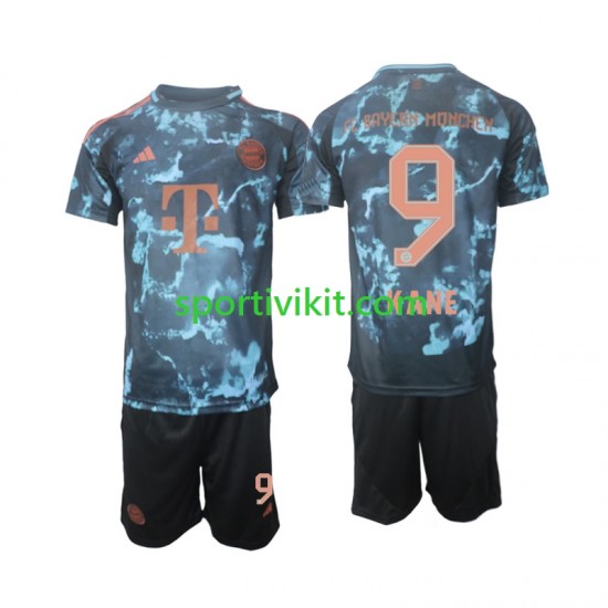 Completo da calcio Bambini FC Bayern München Kane 9 Maglia Seconda 2024-2025 Manica Corta Completo da calcio Bambini FC Bayern München Kane 9 Maglia Seconda 2024-2025 Manica Corta