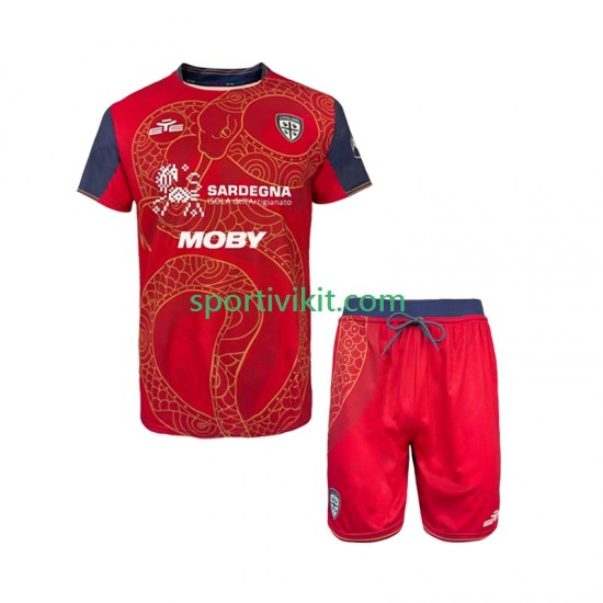 Completo da calcio Bambini Cagliari Special Maglia Prima 2025-2026 Manica Corta Completo da calcio Bambini Cagliari Special Maglia Prima 2025-2026 Manica Corta